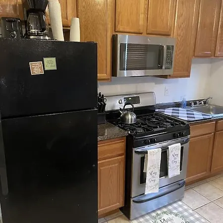 Cozy 2 Bedroom, Minutes From Capitol Hill